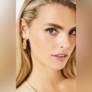 Lilly Pulitzer Island Escape Elegant Gold Hoop Earrings